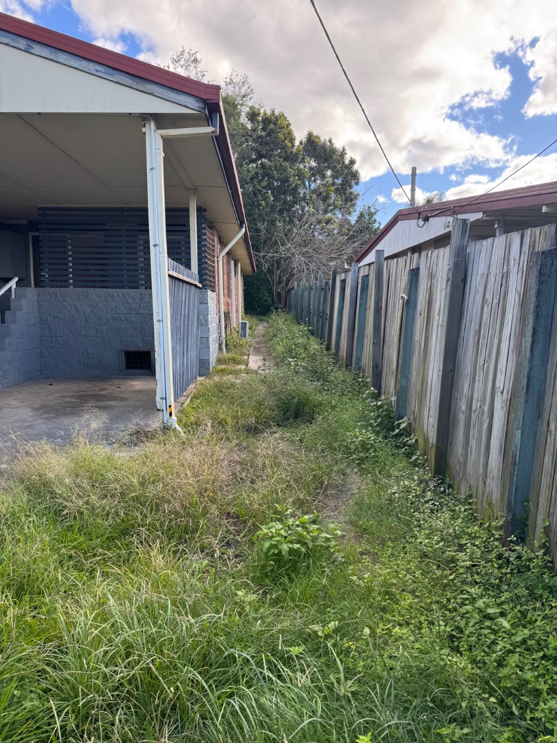 Thumbnail before: Woodridge backyard area cleanup - before and after comparison