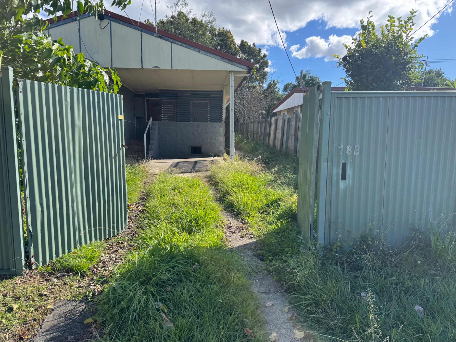 Thumbnail before: Woodridge perimeter restoration - before and after comparison